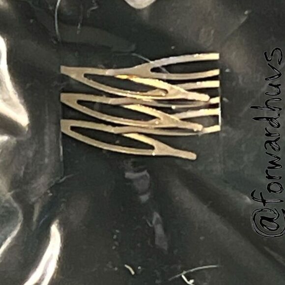 Bundle Sale 3 for $15 | Hair Fashion Hair Clips With Chains & Floral Charms - Picture 7 of 8